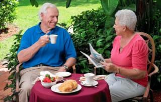 dining-nutrition-L1001185-min